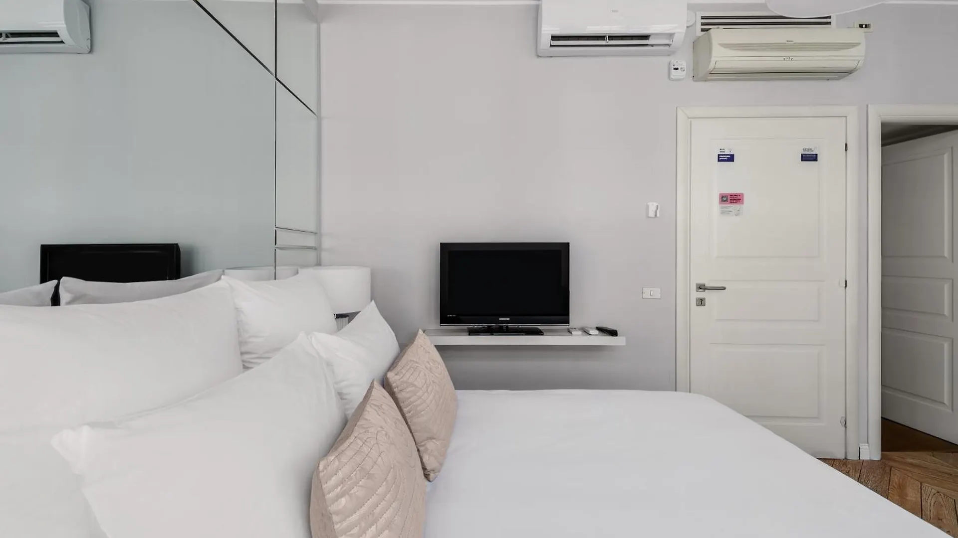 Apart-hotel Milan Adore